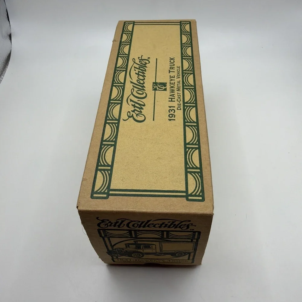 ERTL 1931 Hawkeye Motor Truck Bank Hershey Region AACA 40th Anniv 1:34 ‎ MIB